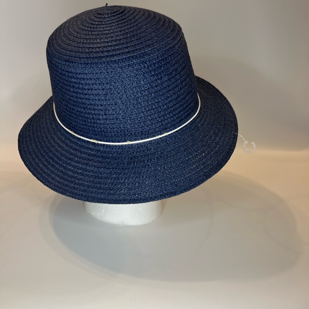 UNBRANDED STRAW HAT, BRASS PIECE ON THE BRIM